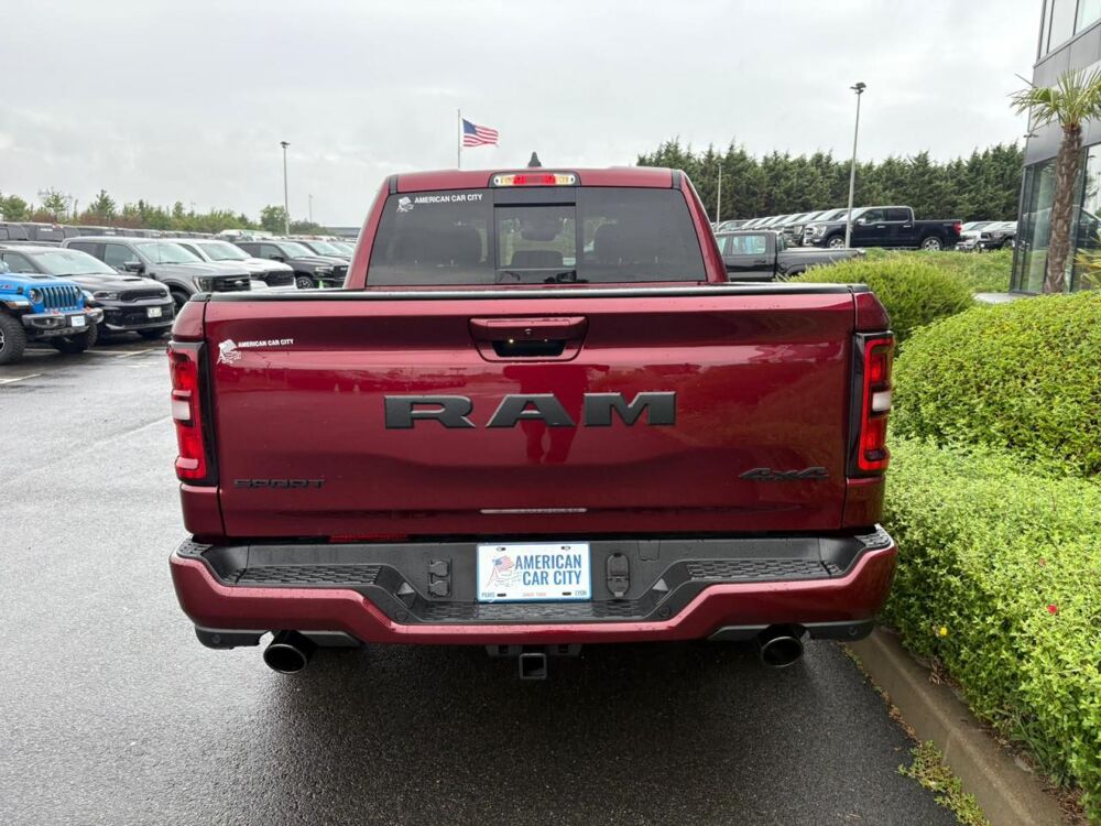 RAM 1500 CREW CAB SPORT BLACK PACKAGE 2025 2025 occasion 91830 Le Coudray-Montceaux