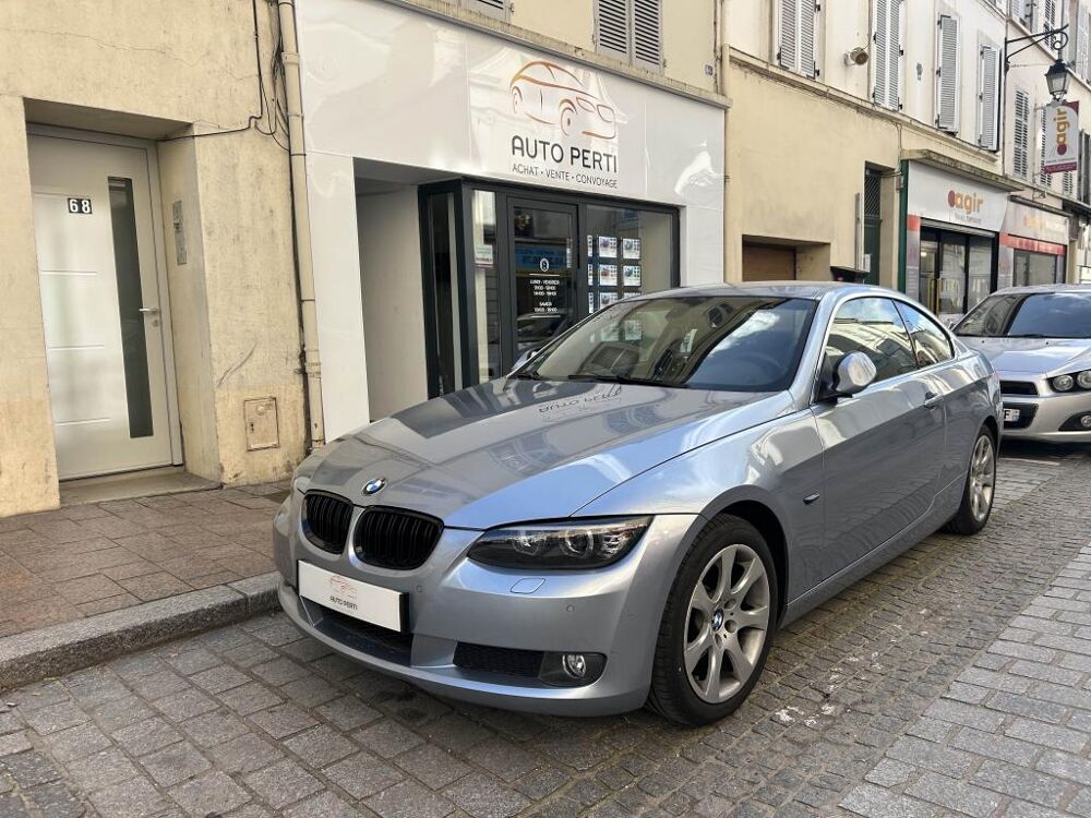 S&eacute;rie 3 BMW 325i Coup&eacute; E92 - Carnet Entretien Complet 2009 occasion 77100 Meaux