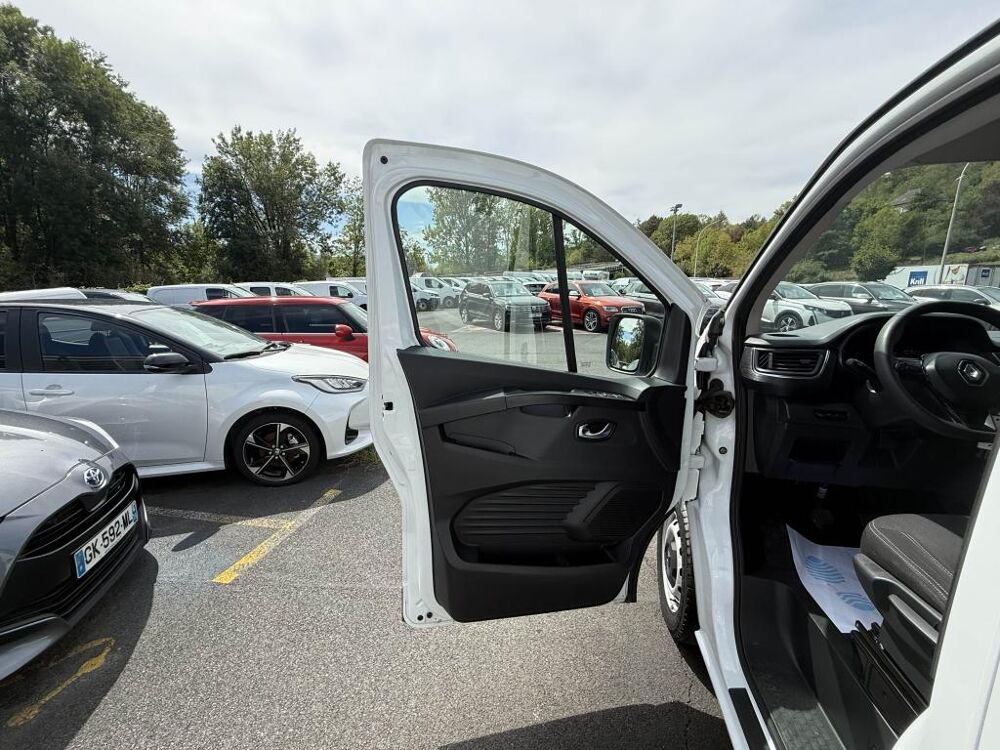 Trafic L1H1 2800 Kg 2.0 Blue dCi - 130 Fourgon Grand Confort TVA RE 2022 occasion 19100 Brive-la-Gaillarde