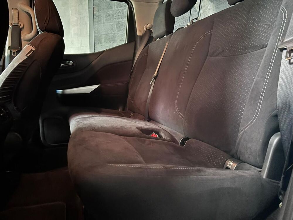Navara 2.3dCi 190ch DOUBLE CABINE N-Connecta - garantie 6 mois mini 2016 occasion 33700 M&eacute;rignac