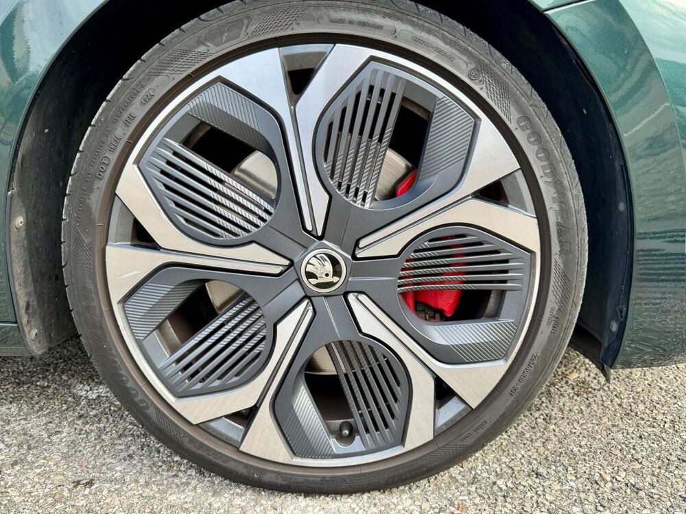 Octavia RS Combi 2.0 TFSI 265 DSG 7 DCC pilot&eacute;es Phase 2 2024 occasion 38330 Montbonnot-Saint-Martin