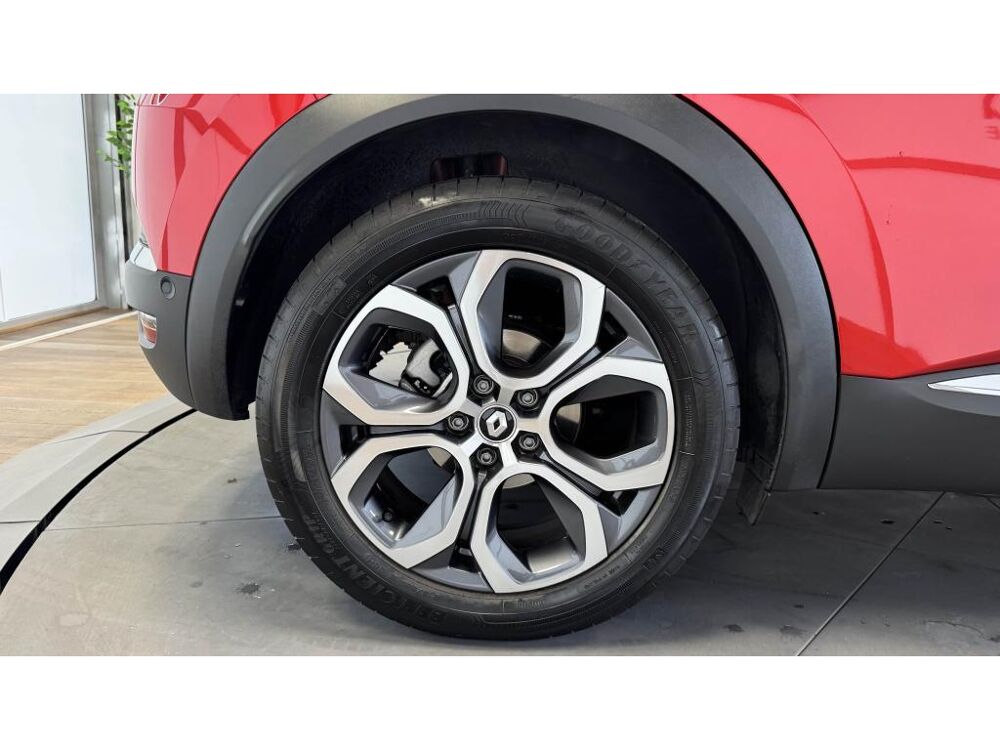 Captur 1.6 E-Tech 145 - Camera 360 - Volant Chauffant - Entretien 2024 occasion 60740 Saint-Maximin