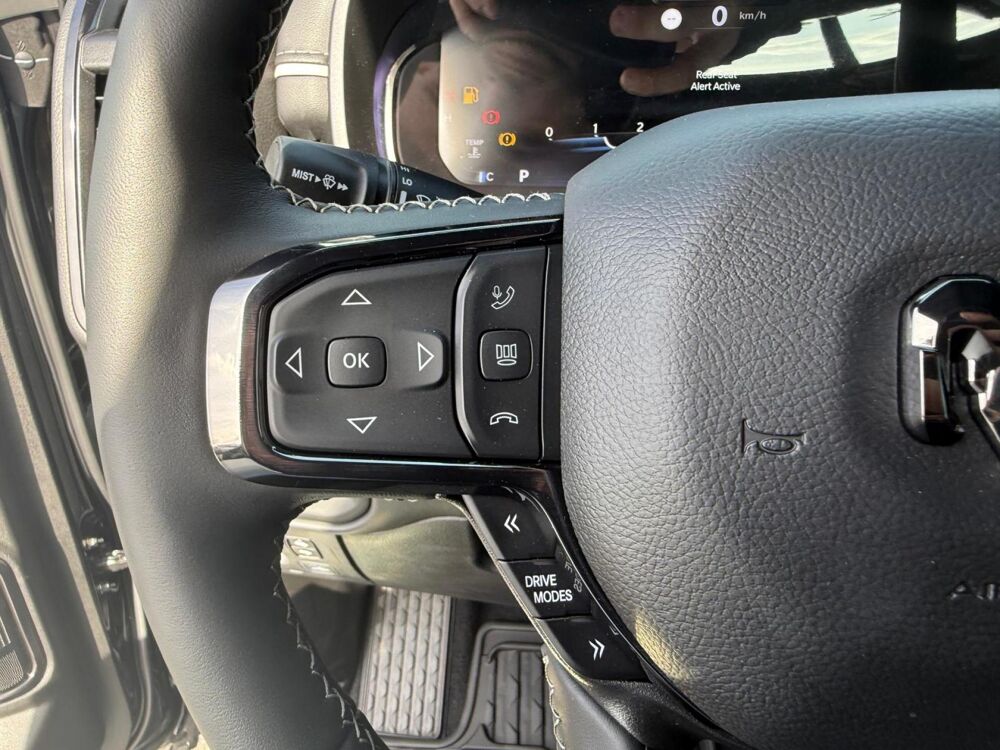 RAM 1500 CREW LIMITED NIGHT EDITION BOX HAYON MULTI V8 5,7L 2026 occasion 91830 Le Coudray-Montceaux