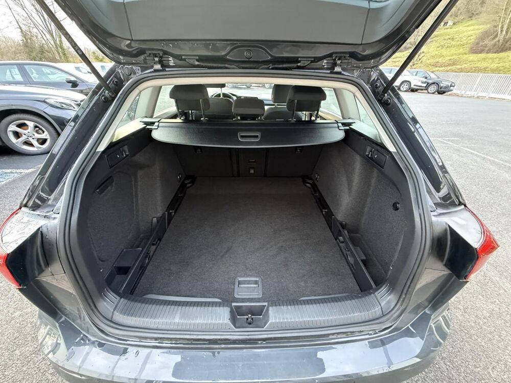 Golf SW 2.0 TDI SCR - 116 Bva Life Business - CARPLAY + CAMERA AR 2022 occasion 19100 Brive-la-Gaillarde