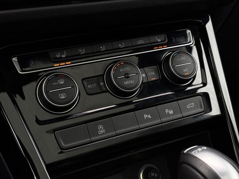 Touran 2.0 TDI 150 DSG Carat 1&egrave;re Main Attelage Toit ouvrant Pack 2017 occasion 67440 Marmoutier