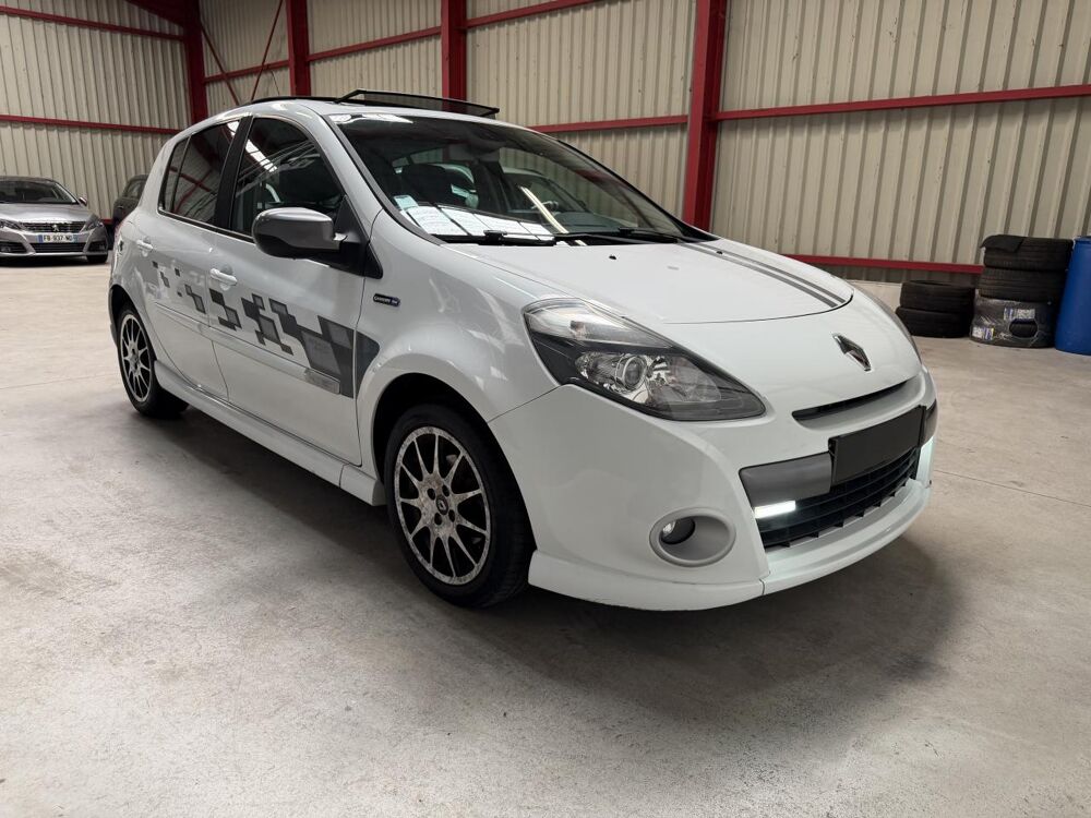 Clio 3 1.5 DCI 105 GT GORDINI PREMIERE MAIN 2011 occasion 52100 Bettancourt-la-Ferr&eacute;e