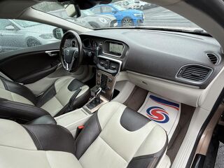 V40 Cross Country T4- 180 - BV Powershift Summum GPS + TOIT PAN 2015 occasion 19100 Brive-la-Gaillarde