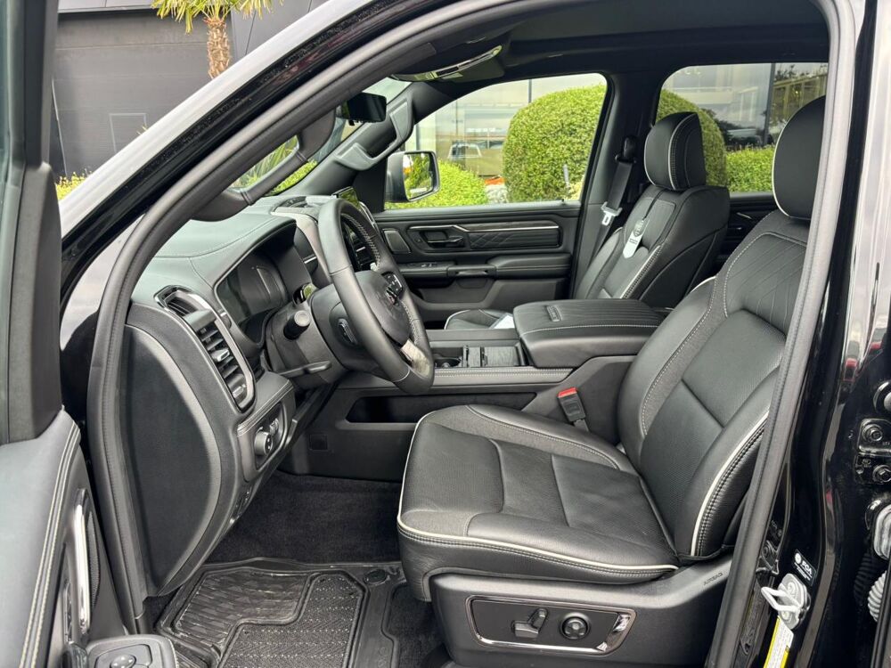 RAM 1500 CREW LIMITED NIGHT EDITION BOX HAYON MULTI 2025 occasion 91830 Le Coudray-Montceaux
