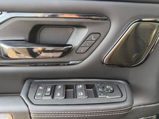 RAM 1500 CREW LIMITED NIGHT EDITION BOX HAYON MULTI V8 5,7L 2026 occasion 91830 Le Coudray-Montceaux