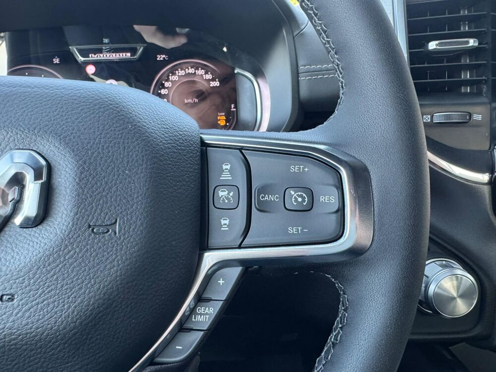 RAM 1500 CREW LAIE SPORT NIGHT EDITION AIR BOX HAYON MULTI 2025 occasion 91830 Le Coudray-Montceaux