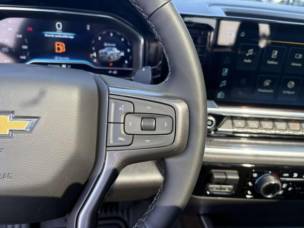 Divers Crewcab High Country V8 EcoTec 6.2L 4WD 2025 occasion 91830 Le Coudray-Montceaux