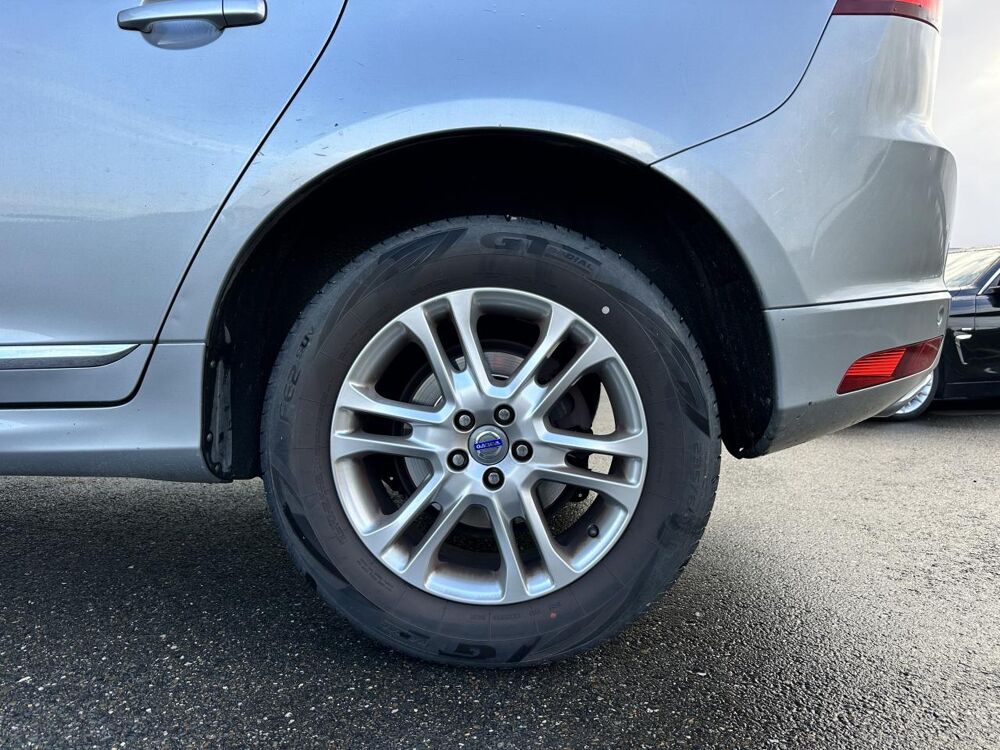 XC60 D4 AWD 181CH BVA GEARTRONIC XENIUM ENTRETIEN A JOUR - GARAN 2013 occasion 33450 Montussan