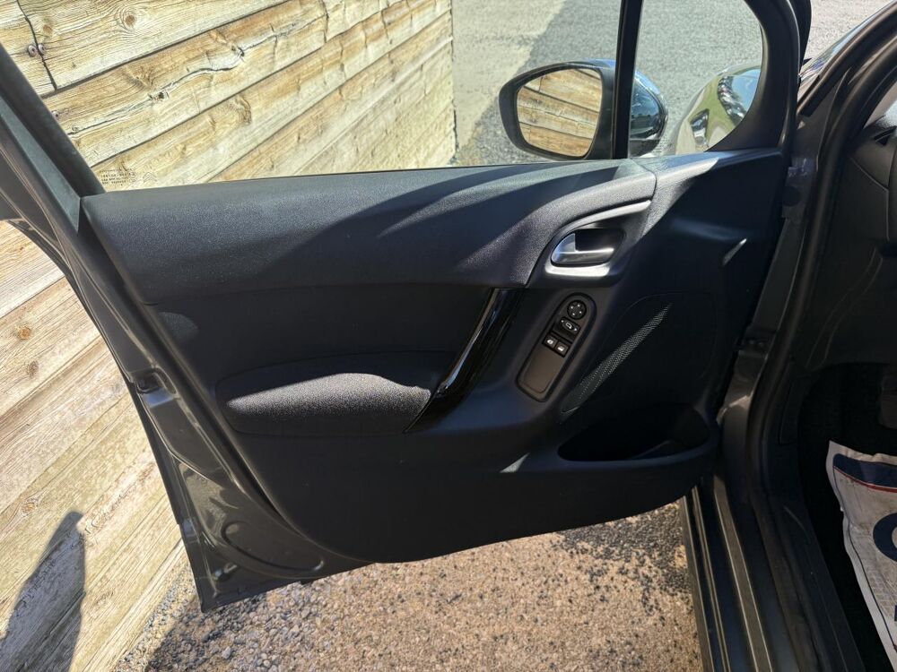C3 1.2 PureTech 12V - 82 Confort PHASE 2 2014 occasion 19100 Brive-la-Gaillarde