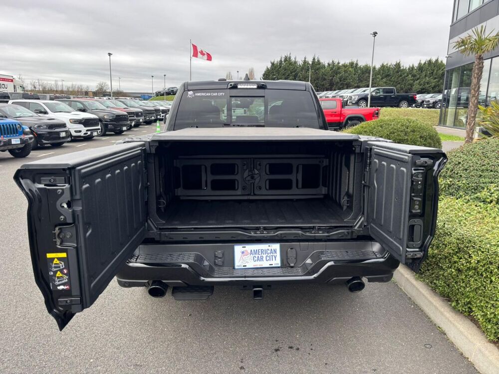 RAM 1500 CREW LIMITED NIGHT EDITION BOX HAYON MULTI 2025 occasion 91830 Le Coudray-Montceaux