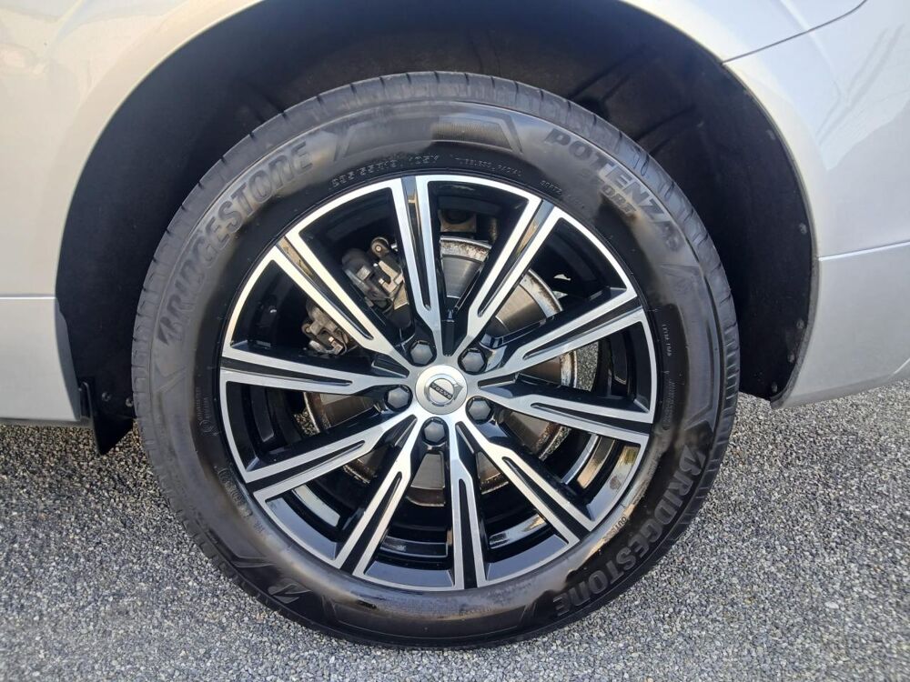 XC60 B4 Micro-Hybride Diesel / 197 Ch / BVA Geartronic / Finitio 2021 occasion 50640 Le Teilleul