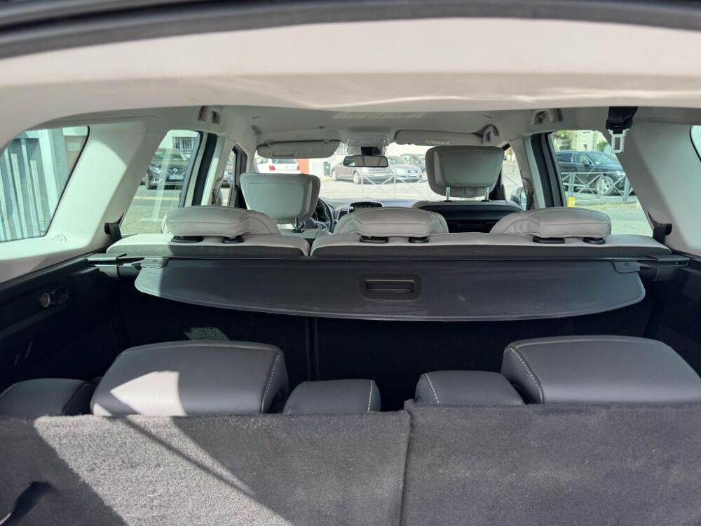 Sc&eacute;nic 1.6 Energy dCi - 160 Bva 7pl Initiale Paris gps + clim + cam 2018 occasion 19100 Brive-la-Gaillarde