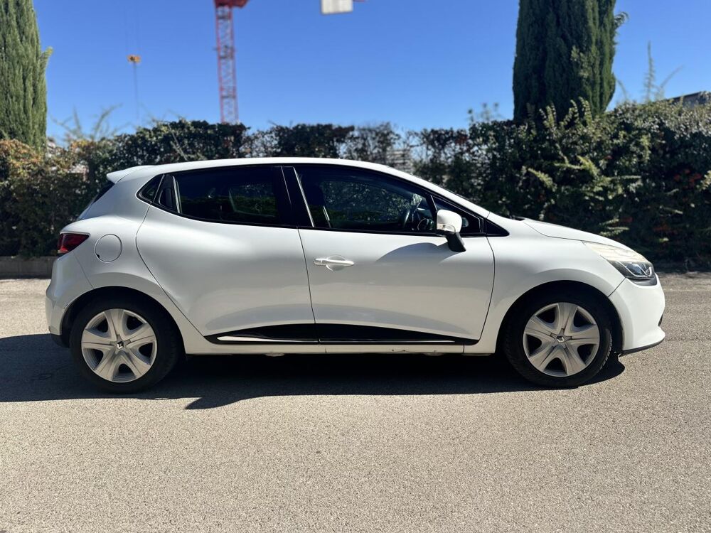 Clio 1.5 dCi 90CH ZEN - COURROIE NEUVE - BLUETOOTH - NAV 2015 occasion 13760 Saint-Cannat