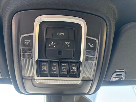 RAM 1500 CREW LIMITED NIGHT EDITION BOX HAYON MULTI V8 5,7L 2026 occasion 91830 Le Coudray-Montceaux
