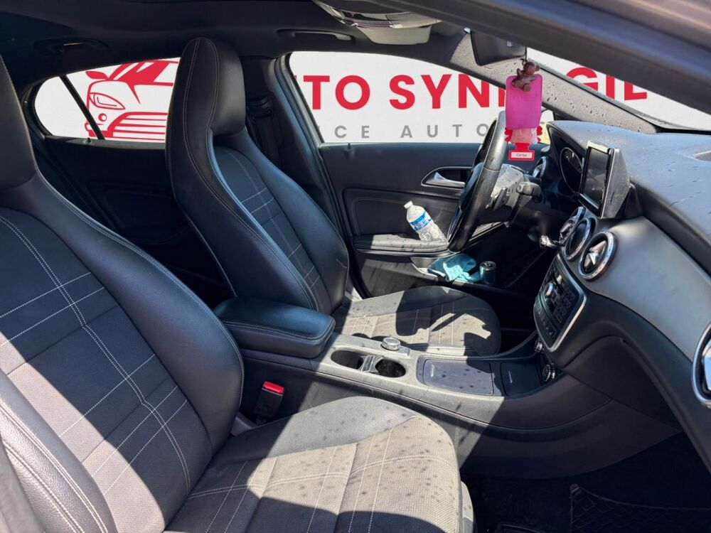 Classe GLA GLA 220 CDI - BV 7G-DCT - BM X156 Edition 1 4-Matic 2015 occasion 13400 Aubagne