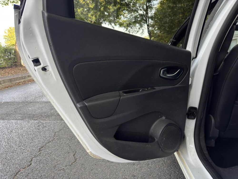 Clio Estate 1.2 Energy TCe - 120 IV ESTATE BREAK Intens PHASE 2 2018 occasion 77185 Lognes