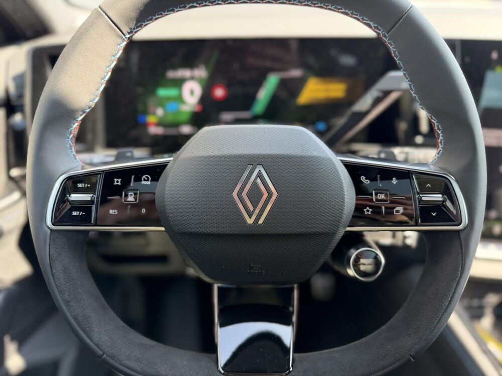 Austral E-Tech Full Hybrid 200 Esprit Alpine avec Toit pano et Harma 2025 occasion 35300 Foug&egrave;res
