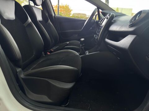 Clio Estate 1.2 Energy TCe - 120 IV ESTATE BREAK Intens PHASE 2 2018 occasion 77185 Lognes