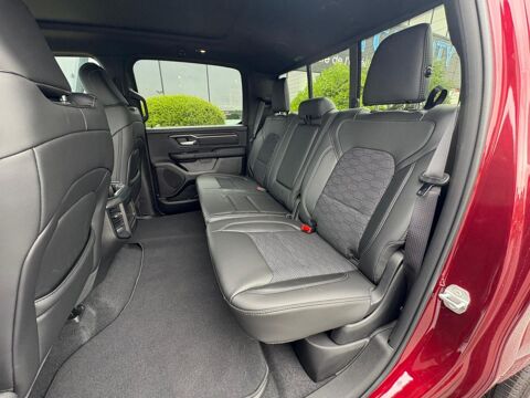 RAM 1500 CREW CAB SPORT BLACK PACKAGE 2025 2025 occasion 91830 Le Coudray-Montceaux