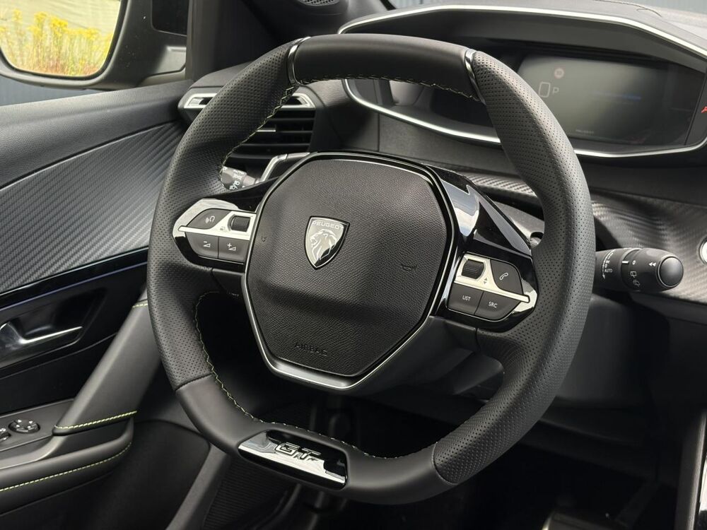 208 Hybrid 110 e-DSC6 GT avec Cam&eacute;ra, Cl&eacute; mains libres et Apple 2025 occasion 35300 Foug&egrave;res