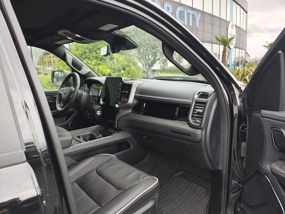 RAM 1500 CREW LIMITED NIGHT EDITION BOX HAYON MULTI 2025 occasion 91830 Le Coudray-Montceaux