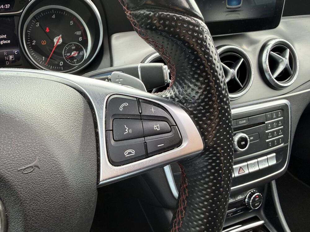 Classe CLA 200 d 7G-DCT Fascination Pack AMG ? Phase 2 ? Toit ouvrant ? 2016 occasion 49070 Beaucouz&eacute;