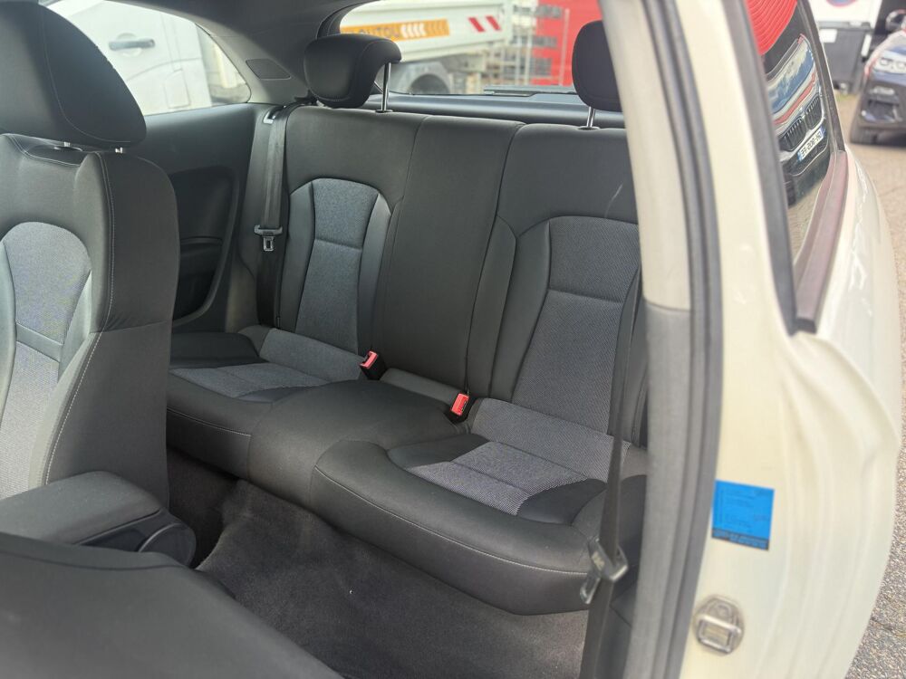 A1 1.6 TDI DPF - 105 - Ambition SUIVI COMPLET GARANTIE 12 MOIS 2011 occasion 94360 Bry-sur-Marne