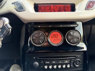 DS3 1.6 BlueHDi - 100CH - BLUETOOTH - IDEAL JEUNE CONDUCTEUR 2015 occasion 13760 Saint-Cannat