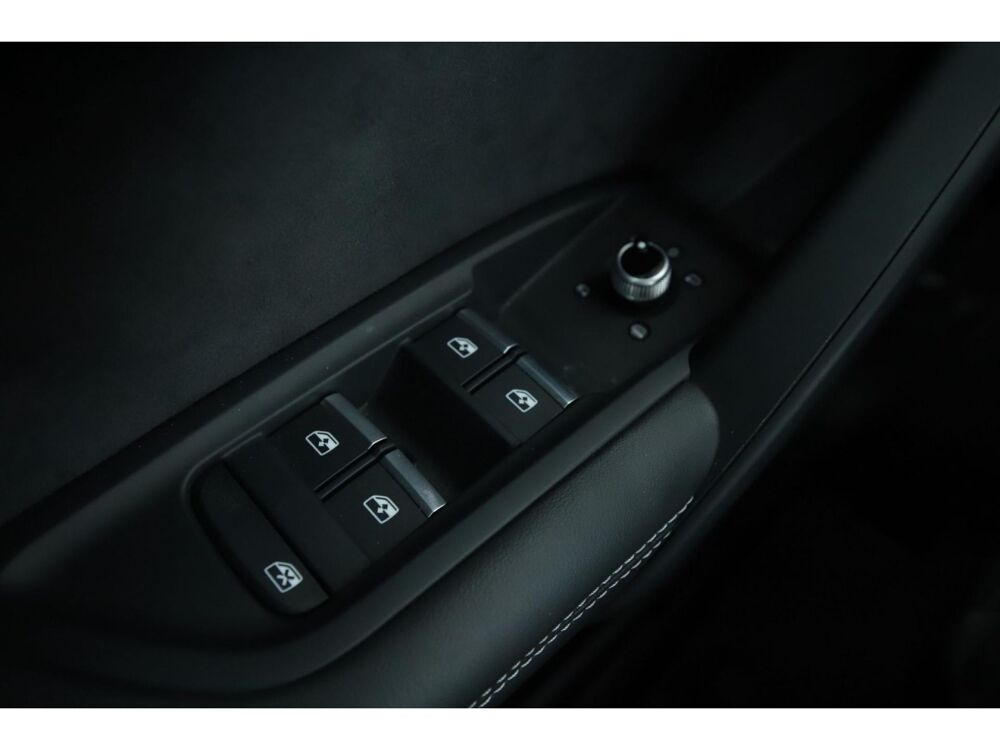 Q5 Quattro 2.0 55 TFSI e - 367 - BV S-Tronic 2017 S line PHASE 2023 occasion 78300 Poissy
