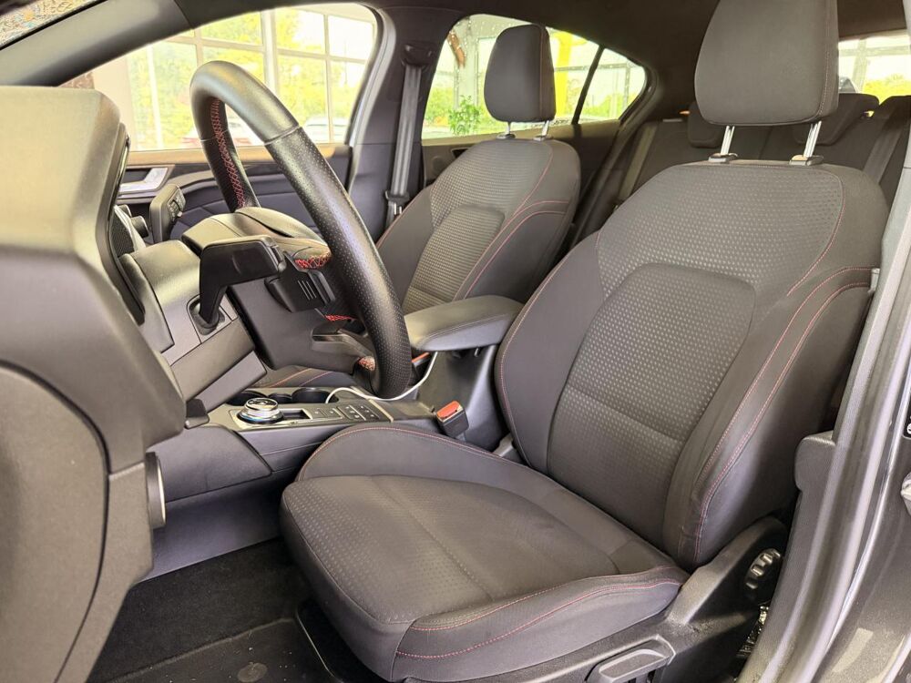 Focus 1.5 ECOBLUE 120 ST-LINE BVA GARANTIE 12 MOIS 2018 occasion 16000 Angoul&ecirc;me