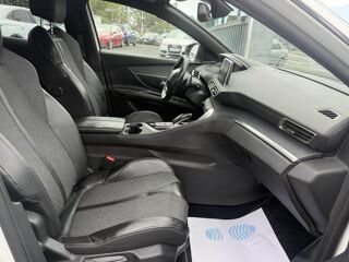 3008 1.6 BlueHDi BVA 120ch GPS + Cam&eacute;ra AR + carplay 2017 occasion 19100 Brive-la-Gaillarde