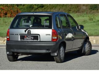 Corsa 1.4i 16V - 90 - BVA B 1993 BERLINE Viva PHASE 1 1995 occasion 06250 Mougins