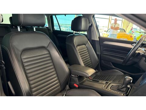 Passat SW 2.0 - 150 - BREAK Elegance / ATTELAGE / CARPLAY / TOIT O 2021 occasion 17600 Saujon