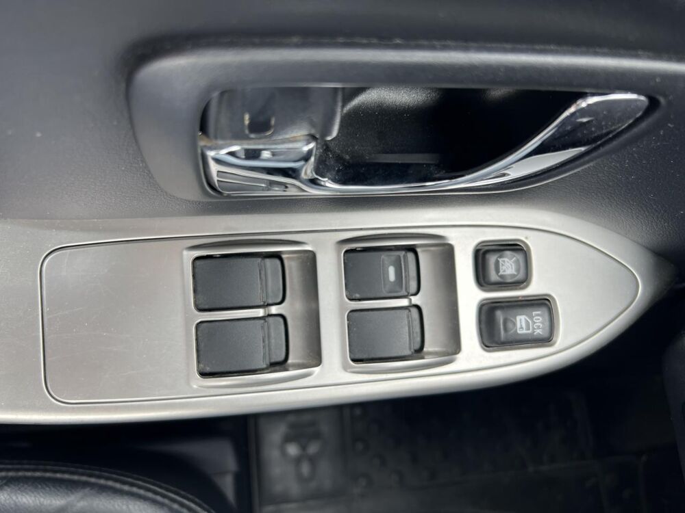 Pajero - 3.2 DI-D - BVA - 7 PLACES - LONG - INSTYLE - PHASE 2 2012 occasion 49070 Beaucouz&eacute;