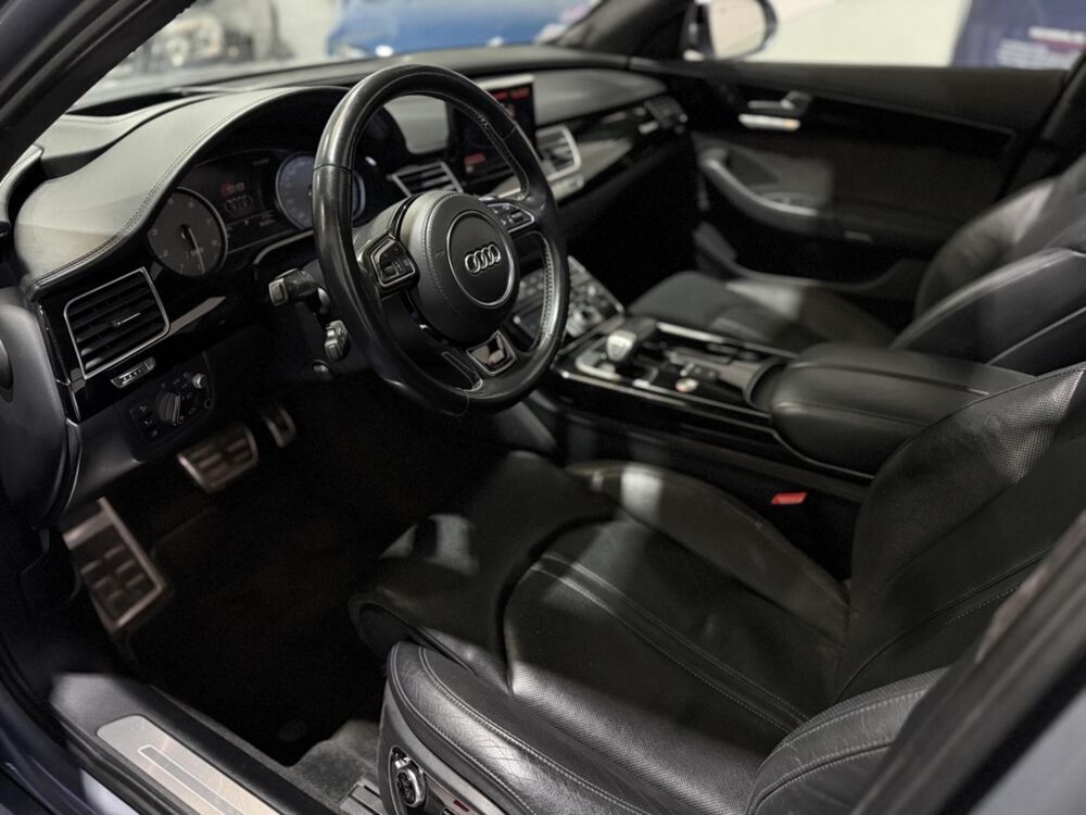 S8 PLUS 4.0 V8 TFSI 605 QUATTRO TIPTRONIC BVA - Toit ouvrant & 2016 occasion 94360 Bry-sur-Marne