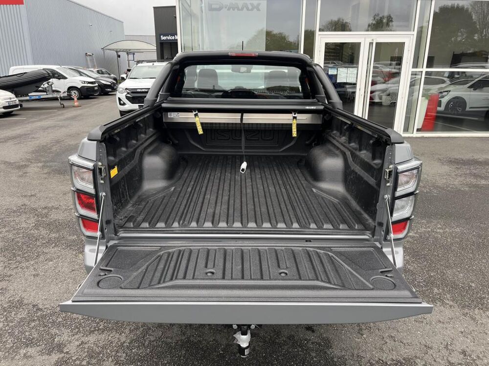D-Max NOUVEAU 2.2 L ! * 44 724 HT *SPACE NITRO SPORT 2.2 A/T 4x4 M 2026 occasion 44700 Orvault