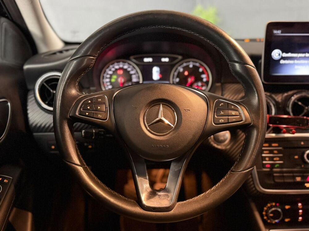 Classe GLA 200d BM X156 Sensation - GARANTIE 6 MOIS 2017 occasion 33700 M&eacute;rignac