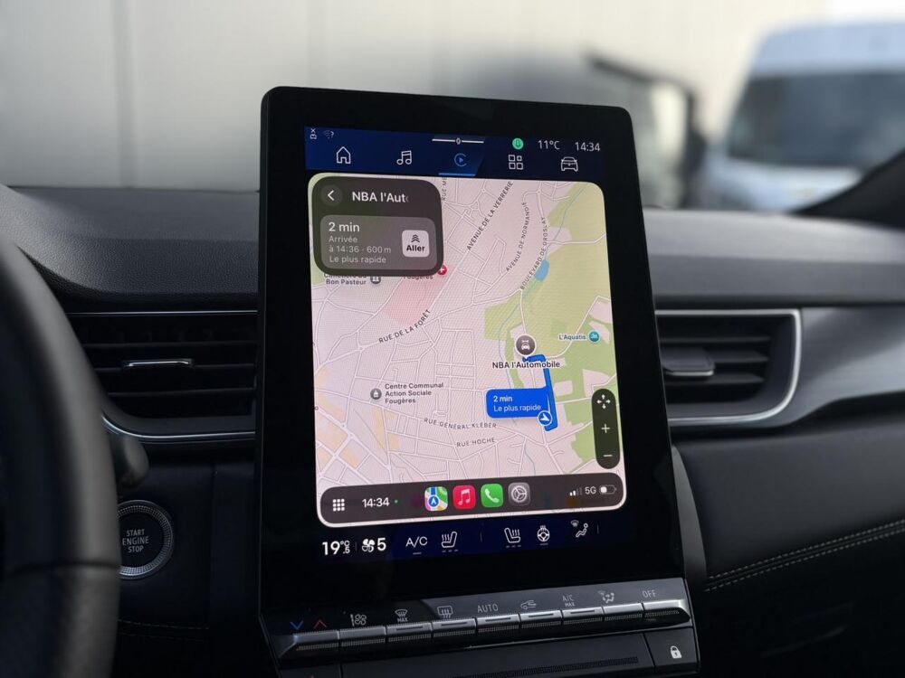 Symbioz E-Tech Full Hybrid 145 Iconic avec Cam&eacute;ra 360&deg;, et Hayon mai 2025 occasion 35300 Foug&egrave;res