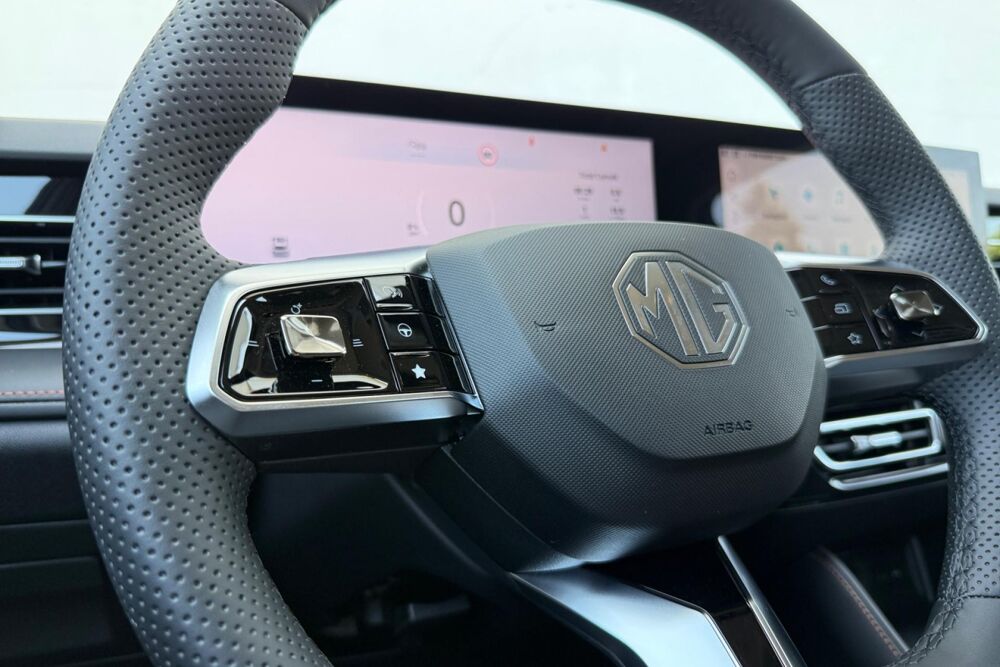 MG.EHS II 1.5 HYBRID+ 224 LUXURY 2026 occasion 38550 Clonas-sur-Var&egrave;ze