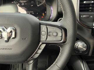 RAM 1500 CREW CAB REBEL AIR HAYON MULTI V8 2026 occasion 91830 Le Coudray-Montceaux