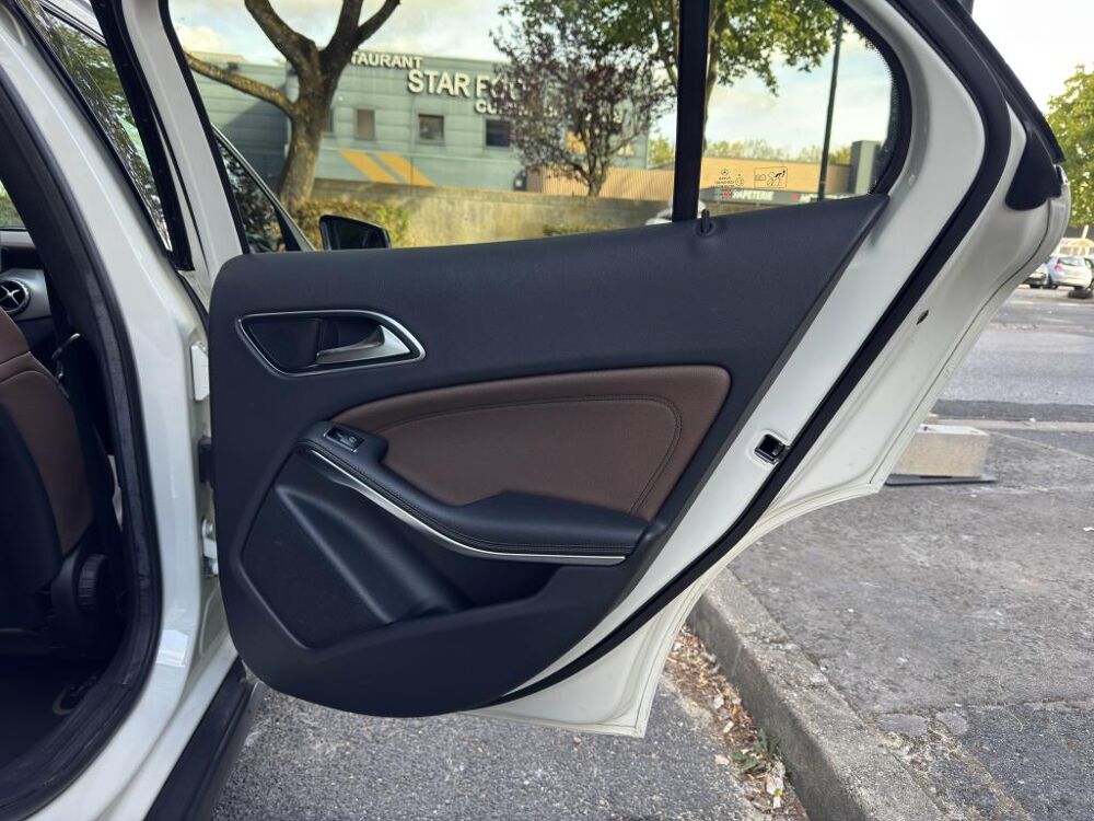 Classe GLA 220 CDI - BV 7G-DCT - BM X156 Edition 1 4-Matic 2015 occasion 77185 Lognes