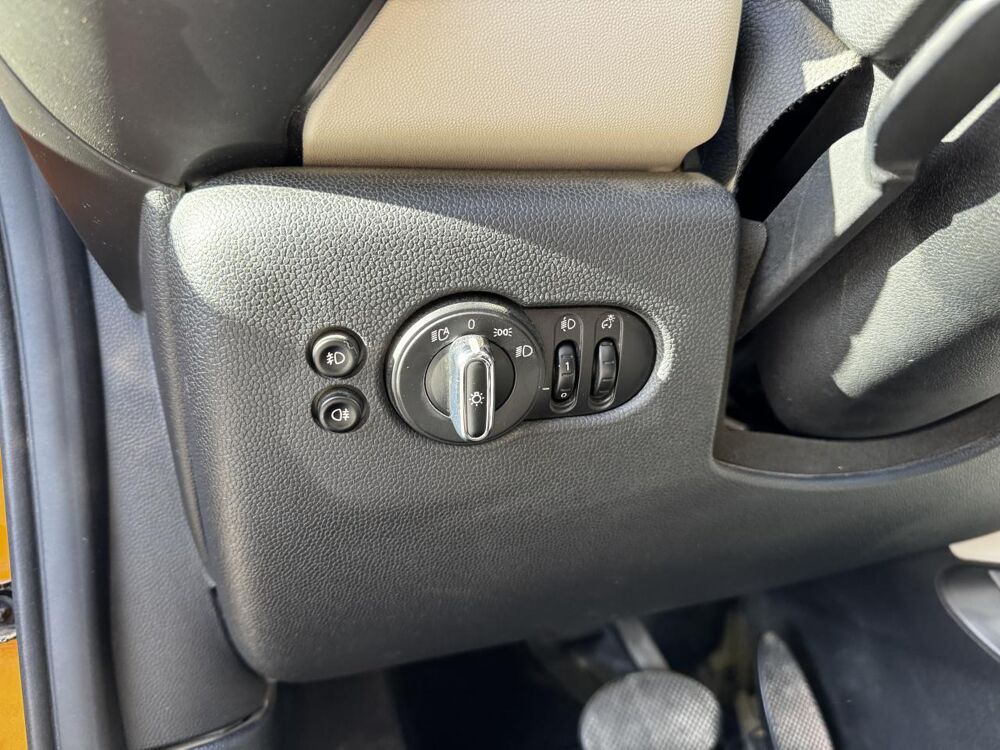 Cooper D Cabriolet 1.5i - 136 BVA Chili Clim + Radar AR 2017 occasion 19100 Brive-la-Gaillarde