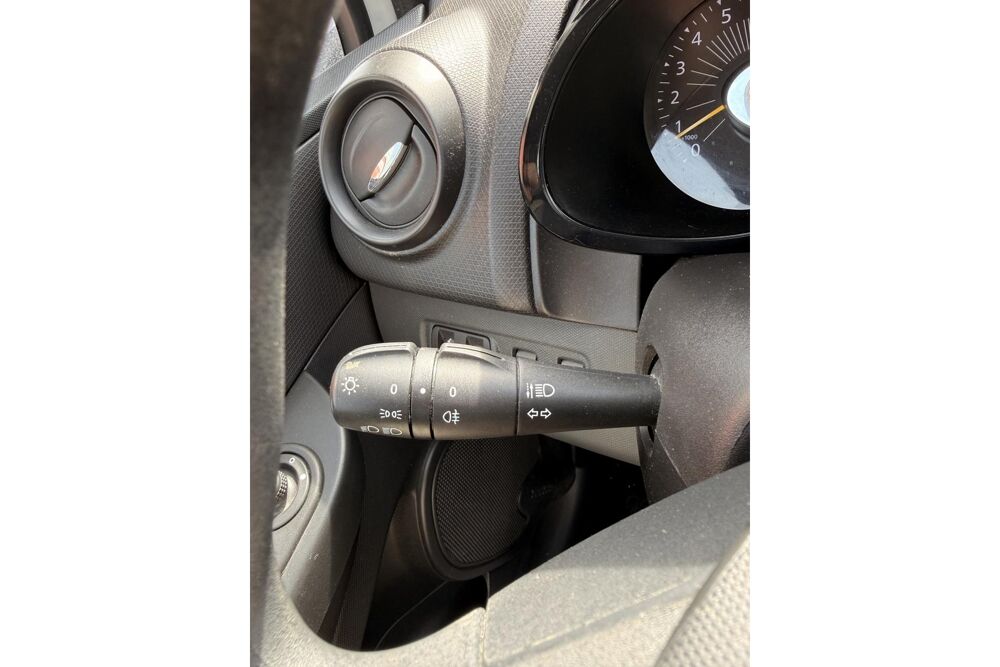 Clio 1.2 GPL - 75 BERLINE Life - REGULATEUR & LIMITEUR - BLUETOOT 2014 occasion 78760 Jouars-Pontchartrain