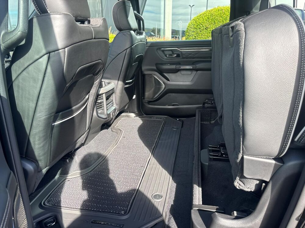 RAM 1500 CREW LIMITED NIGHT EDITION BOX HAYON MULTI V8 5,7L 2026 occasion 91830 Le Coudray-Montceaux