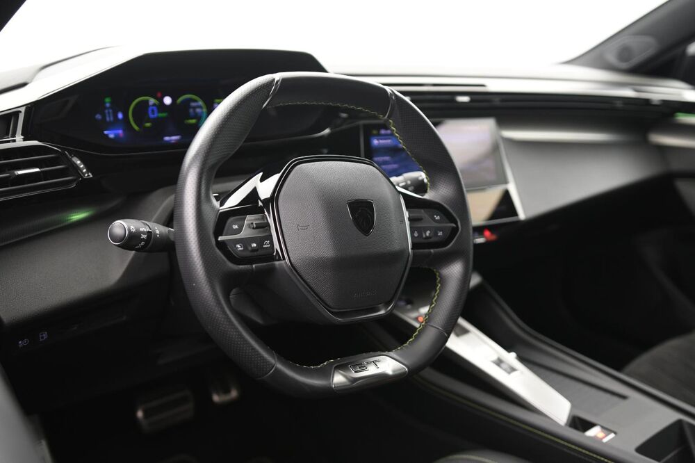 308 SW PHEV 180 e-EAT8 GT +ATTELAGE 2023 occasion 33620 Cavignac