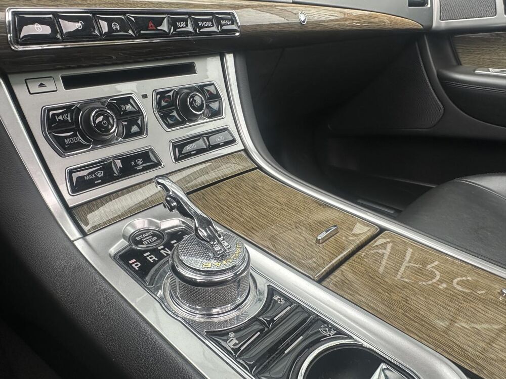 XF 2.2 D - BVA Stop/Start - Luxe Premium - GARANTIE 12 MOIS 2015 occasion 33450 Montussan